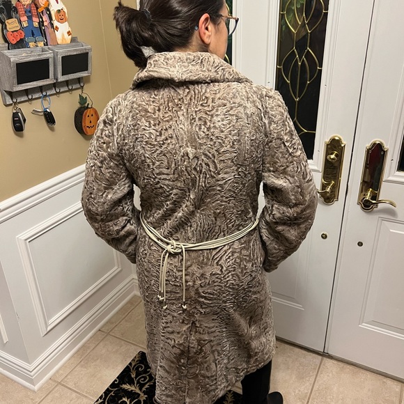 Karakul sheep real fur coat, knee length, tan color, size 8 - Picture 6 of 8